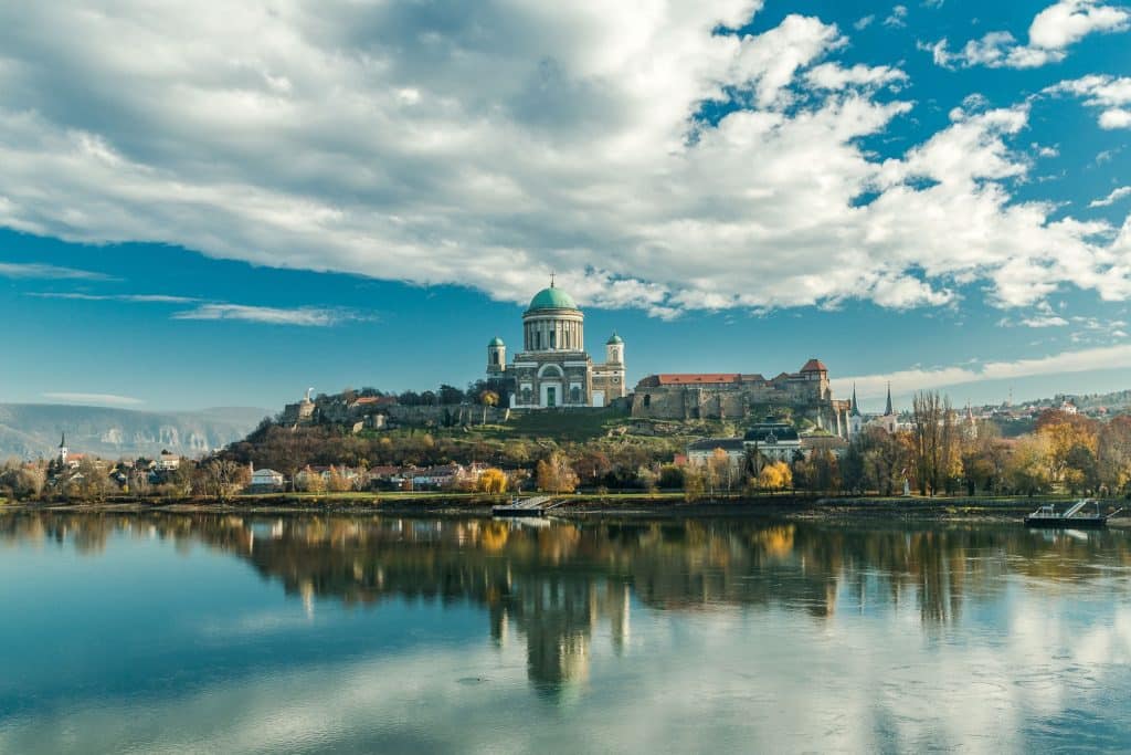 Esztergom je dom najveće mađarske katedrale