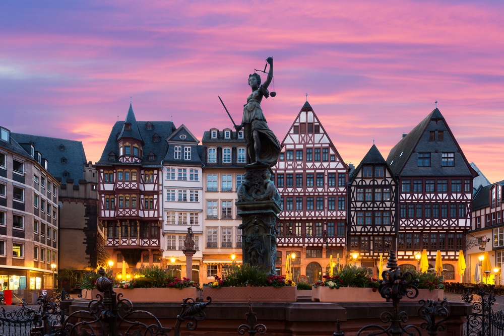 statua pravde, frankfurt