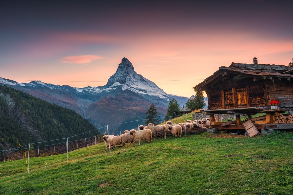 matterhorn je prepoznatljiv švicarski vrh