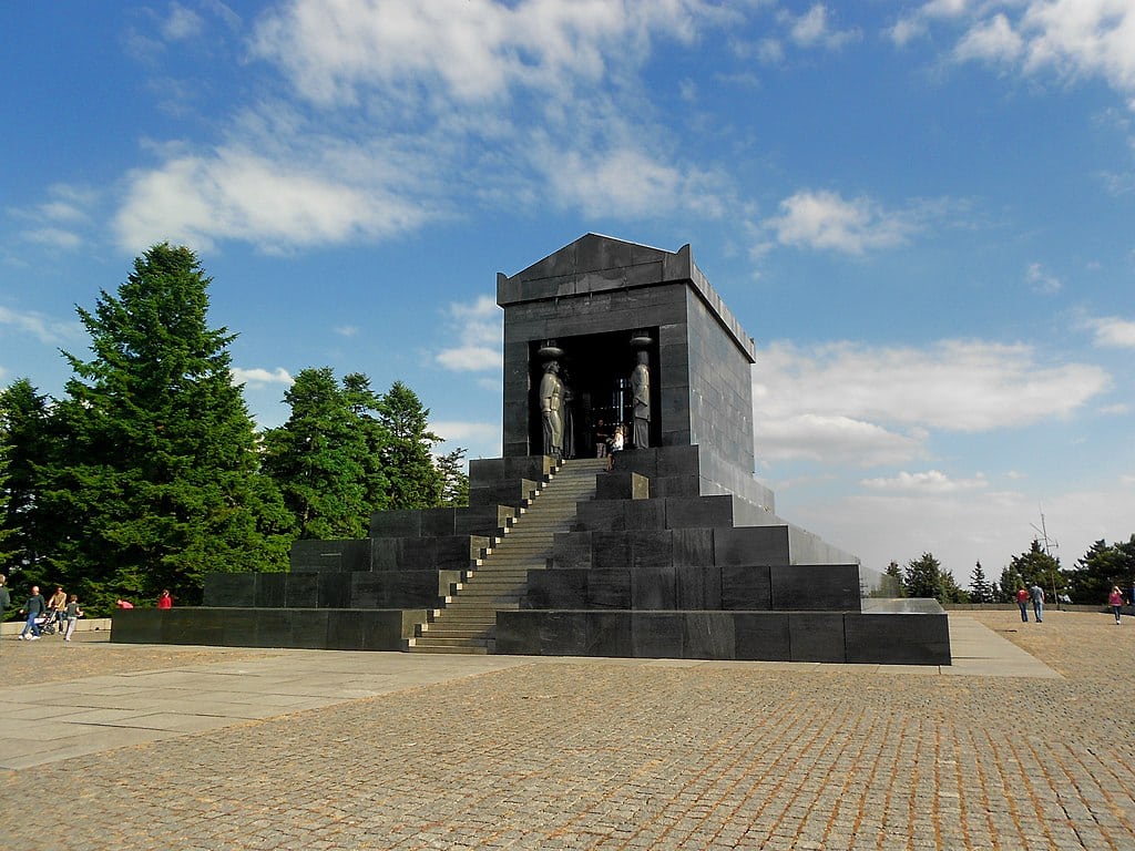 spomenik neznanom junaku, beograd